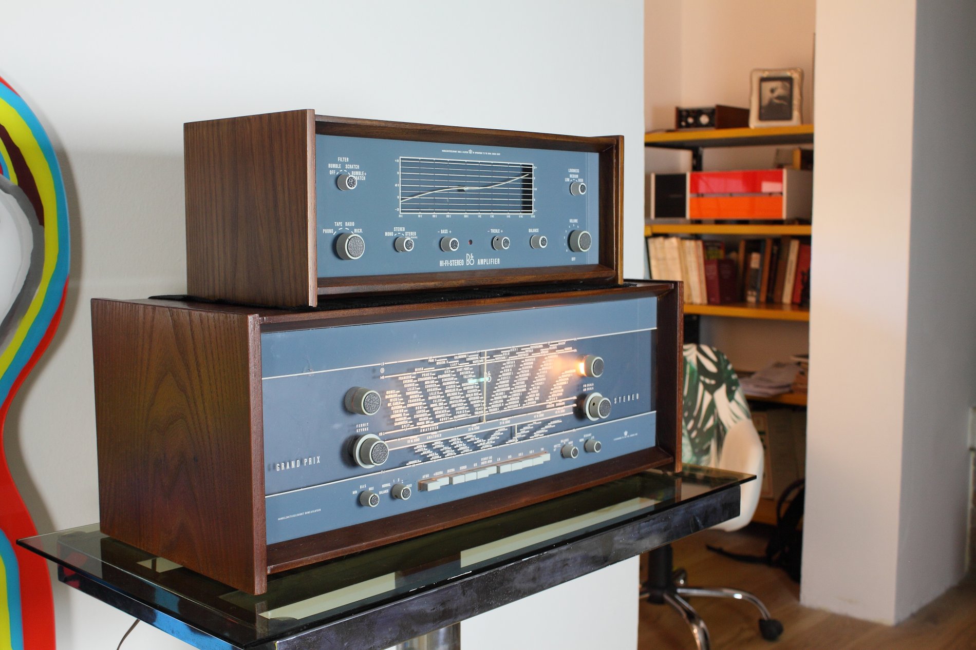 https://luxuryradios.com/wp-content/uploads/2021/11/Bang-Olufsen-High-Fidelity-Stereo-Amplifier-608-81.jpg